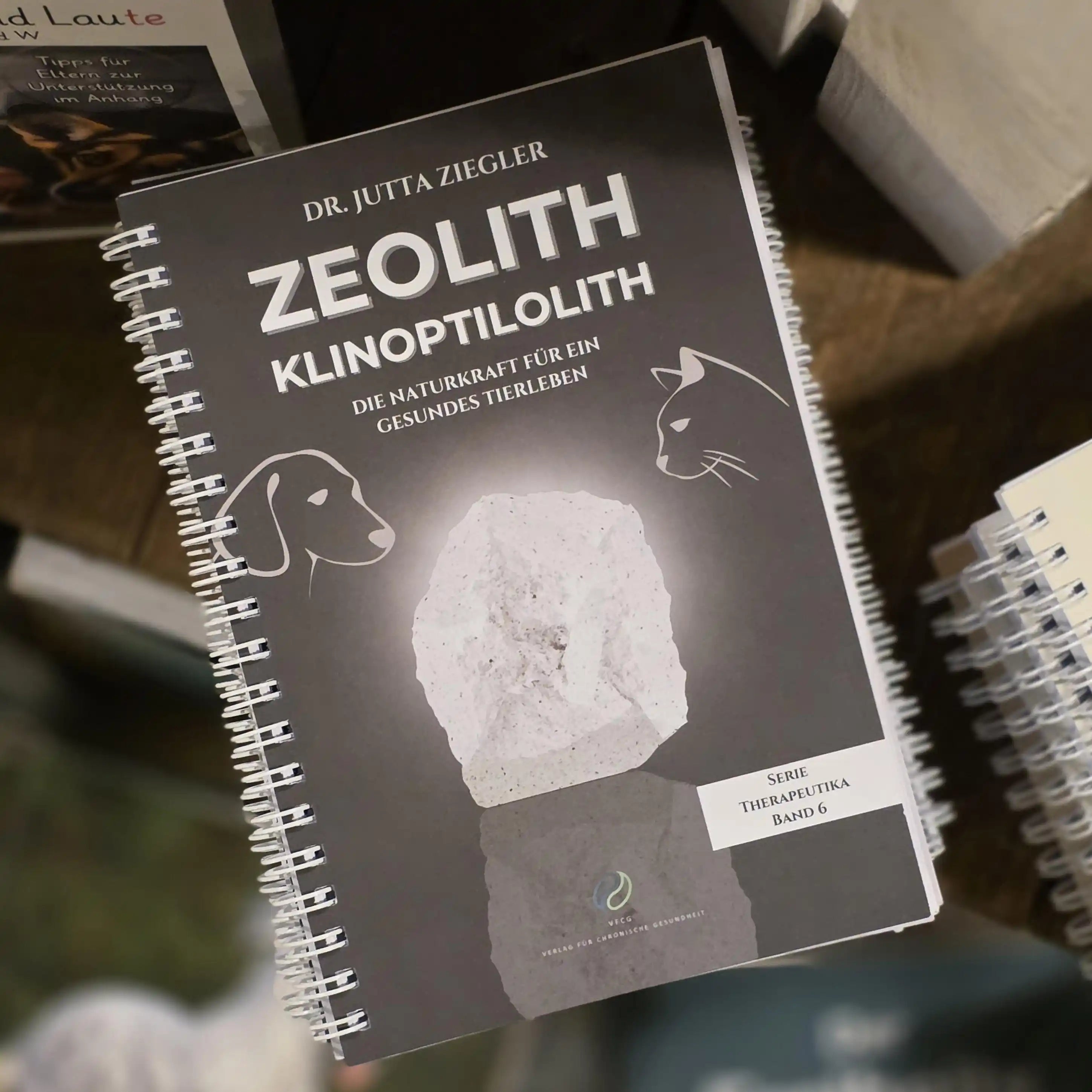 Zeolith für Hund & Katze von Dr. med.vet. Jutta Ziegler – Barfliebe